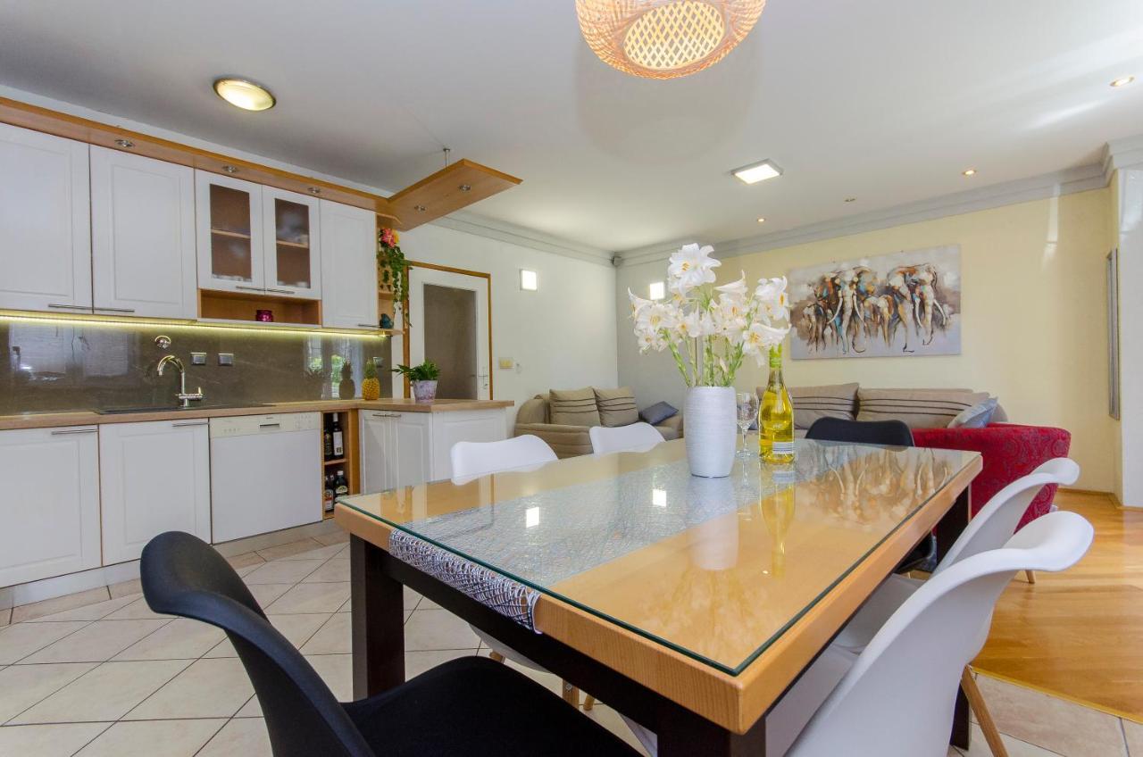 Fima Centar Stobrec Appartement Split Buitenkant foto