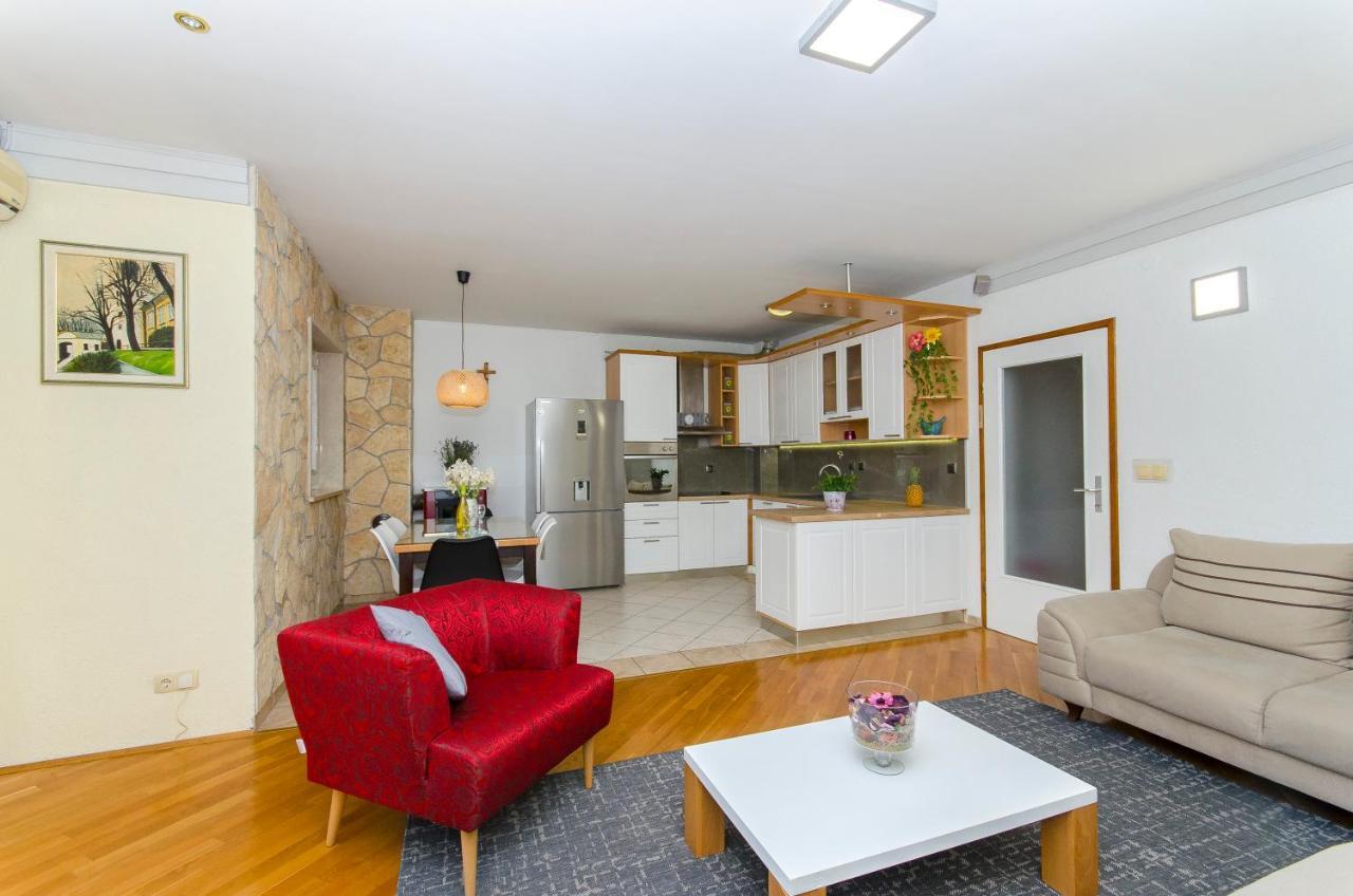 Fima Centar Stobrec Appartement Split Buitenkant foto