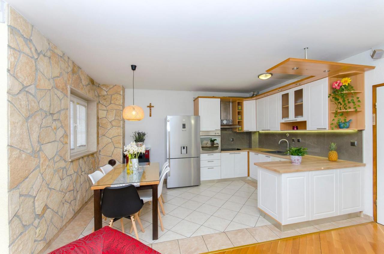 Fima Centar Stobrec Appartement Split Buitenkant foto