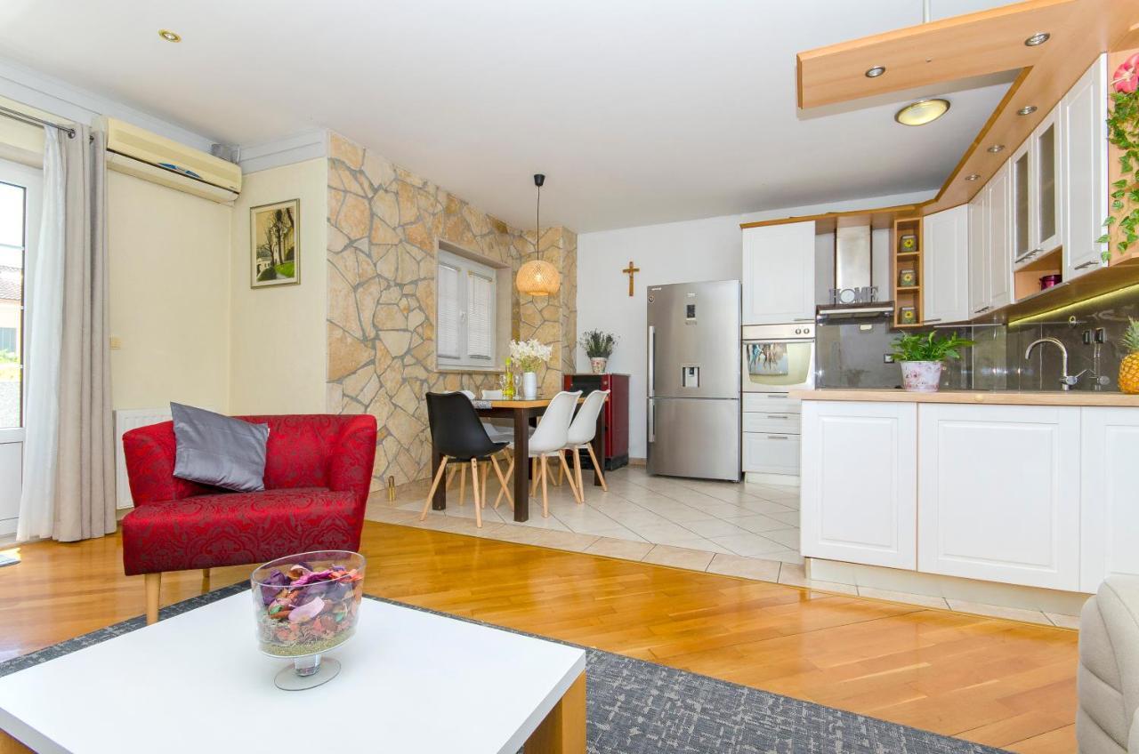 Fima Centar Stobrec Appartement Split Buitenkant foto